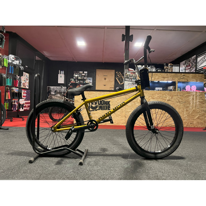 KINK BMX BICYKEL 2023 CURB MATTE GOLD LEAF - BAZÁR