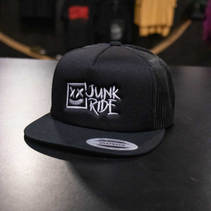JUNKRIDE CREW LOGO FOAM TRUCKER ŠILTOVKA BLACK
