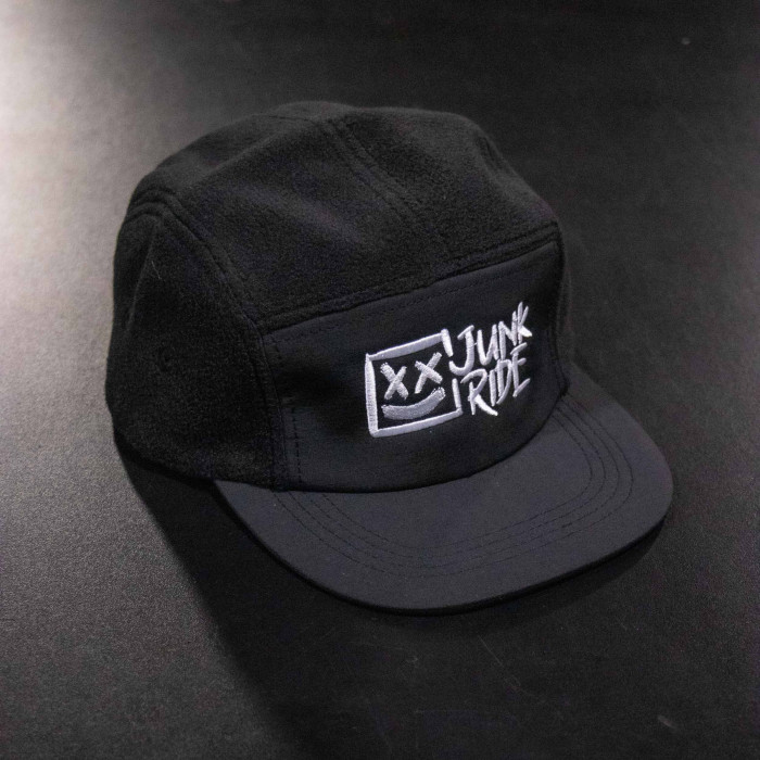 JUNKRIDE LOGO FLEECE 5 PANEL CAP BLACK