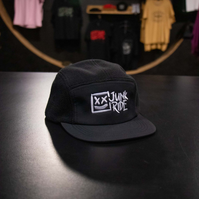 JUNKRIDE LOGO FLEECE 5 PANEL CAP BLACK