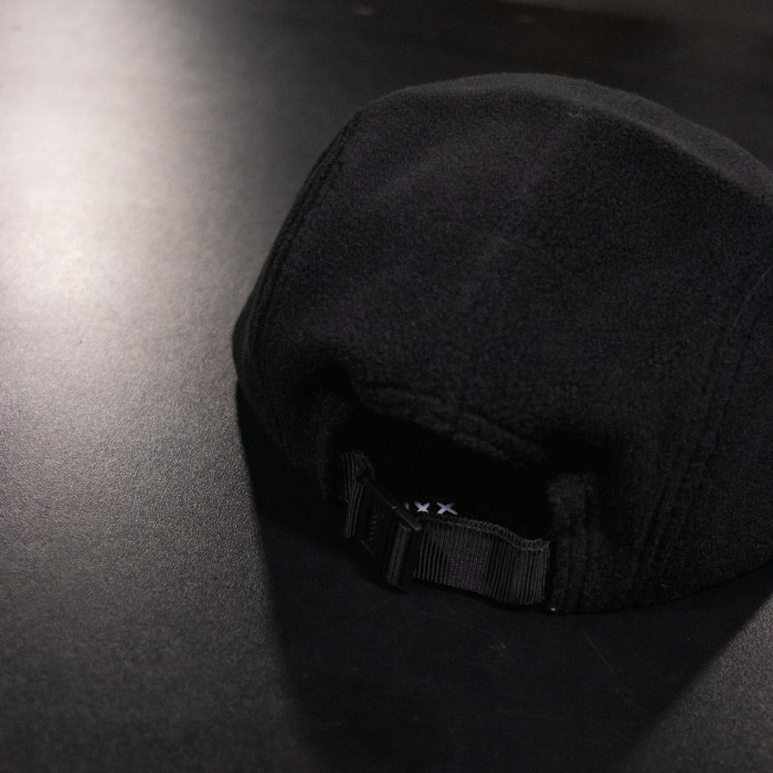 JUNKRIDE LOGO FLEECE 5 PANEL CAP BLACK