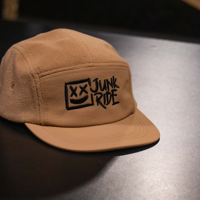 JUNKRIDE LOGO FLEECE 5 PANEL CAP KARAMEL