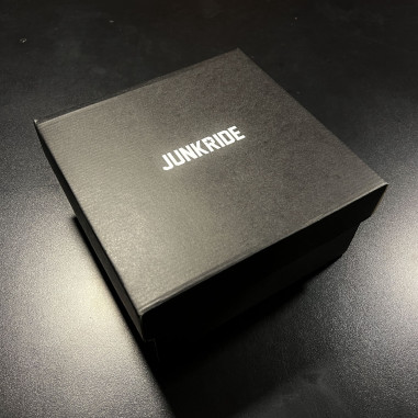 JUNKRIDE GIFT BOX BLACK T-SHIRT / BEANIE 2